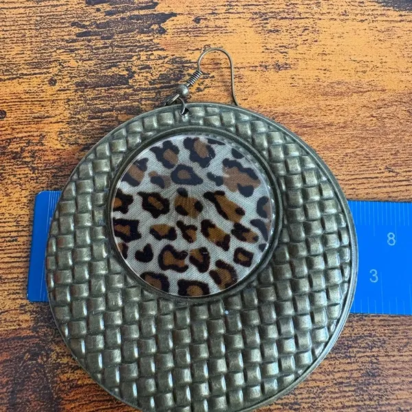 Source Unknown Vintage Leopard Print Bronze Hoop Earrings - Image 3