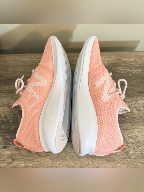 New Balance Running Sneakers FuelCore Coast V4 Women’s Size 10 Lightweight Mesh - Image 11