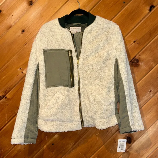 NWT Free People Rivington Sherpa jacket in green cream desert combo - Image 6