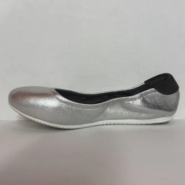 Cole Hahn StudioGrand Silver Leather Ballet Flats Slip-on Shoes Women's Size 5.5 - Image 6