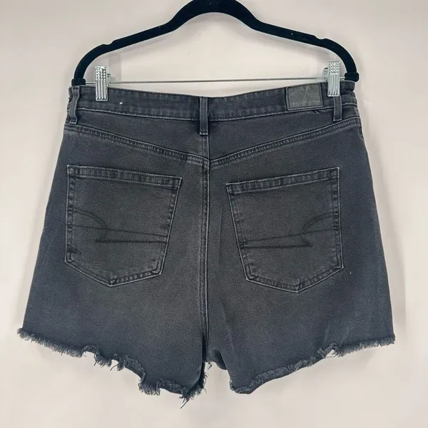 American Eagle Black 90s Boyfriend‎ Distressed CutOff Hi Rise Denim Shorts Sz 12 - Image 3