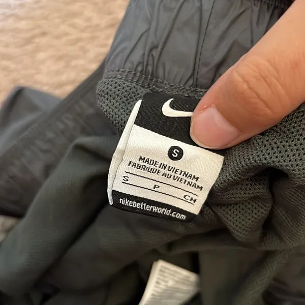 ‎Nike small grey shorts - Image 6
