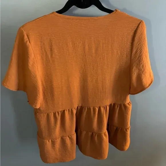 Ladies Fall Sienna Color  Top size small - like new!! - Image 8