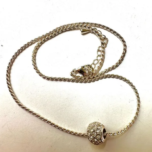 Silver tone rhinestone bead necklace - Image 4