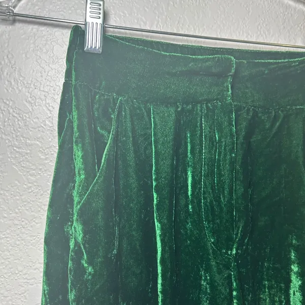 12th Tribe Emerald Green Crushed Velvet Wide Leg High Waisted Pants Small NWT - Image 2