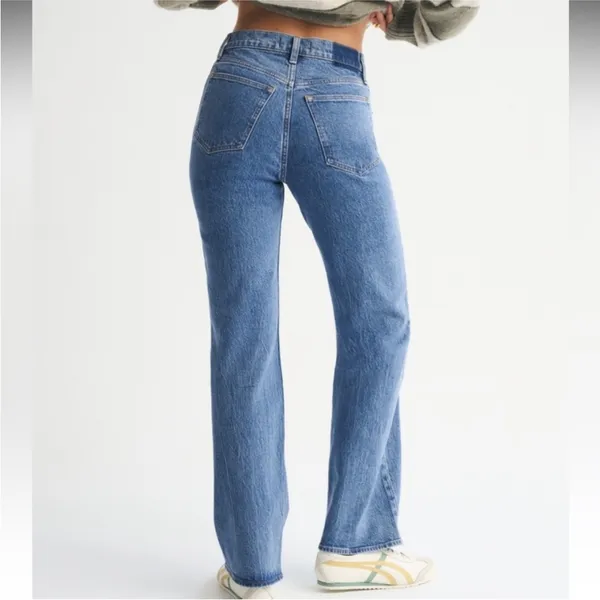 Abercrombie High Rise 90s Relaxed Jean - Image 2