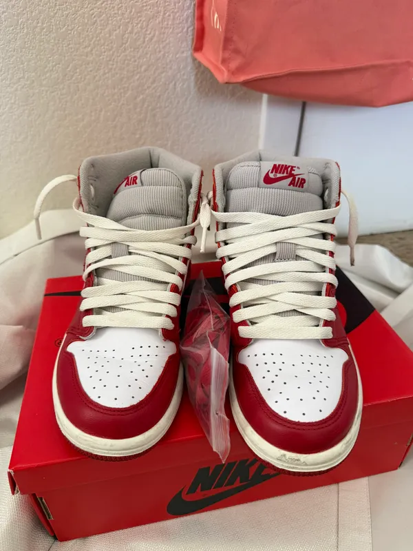 Air Jordan 1’s Retros Red Size 6 - Image 2