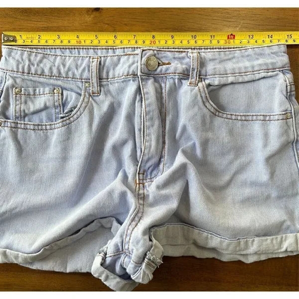 Forever21 Womens Denim Shorts Waist 28" Rise 10" Light Wash - Image 5