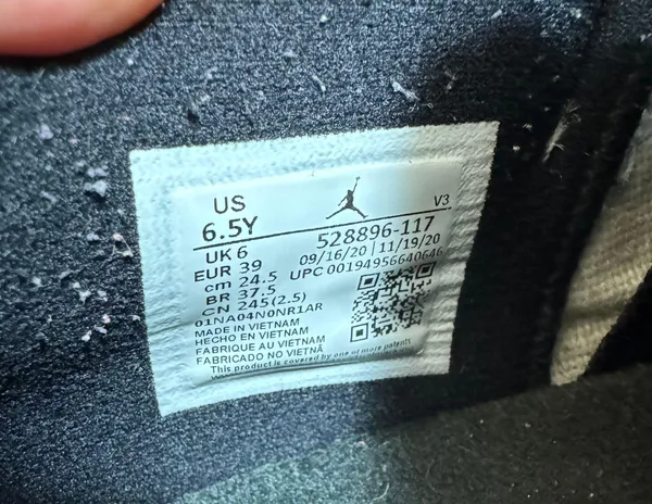 Jordan Air 11 Retro Low (GS) - Image 7