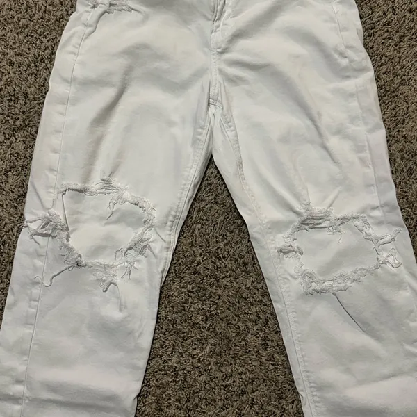 American Eagle White Distressed High Waisted Mom Straight Jeans size 12 Regular - Image 2