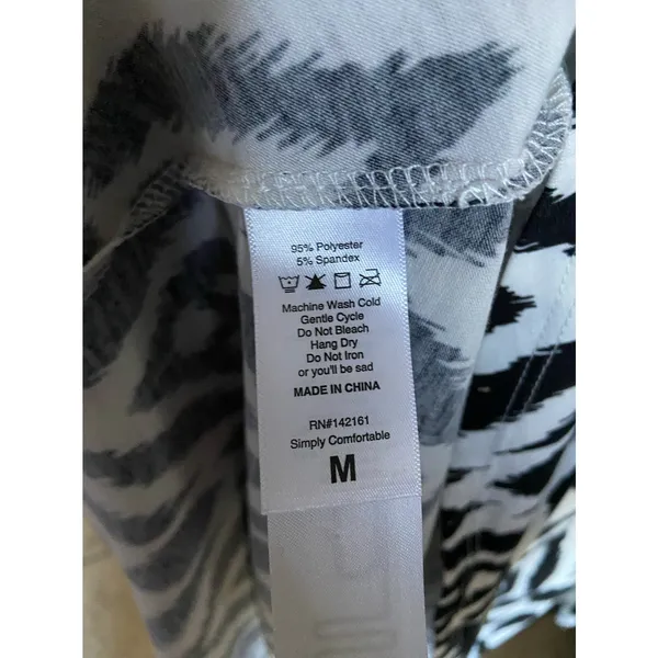 LuLaRoe Womens Dress Size Medium Emily Swing Pockets‎ Black White Ikat Print NEW - Image 5