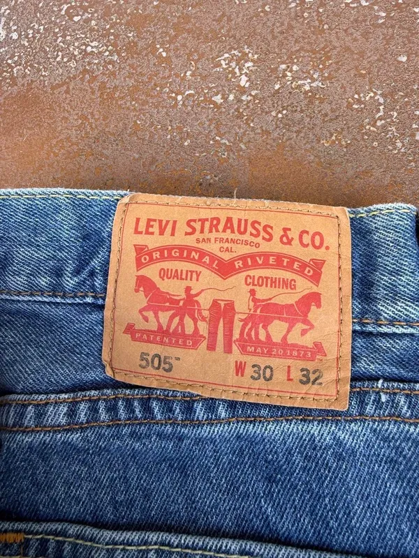 Levi's low rise 505 blue jeans -fits like a 28 #denim #y2k #basics - Image 6