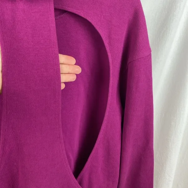 Savvi Purple Ribbed Long Sleeve Cutout Back Hoody Sporty Athletic Sweater M - Image 5