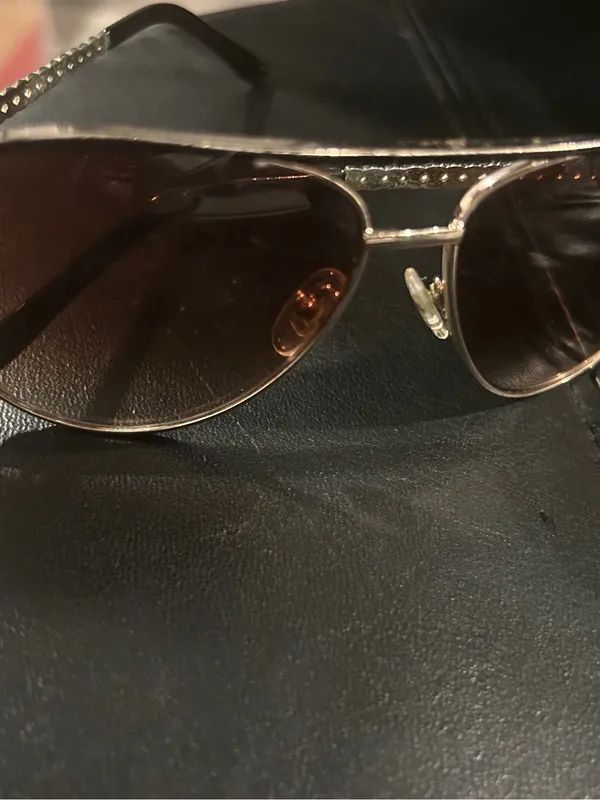 Guess Aviator Sunglasses with Brown Gradient Lenses - Image 8