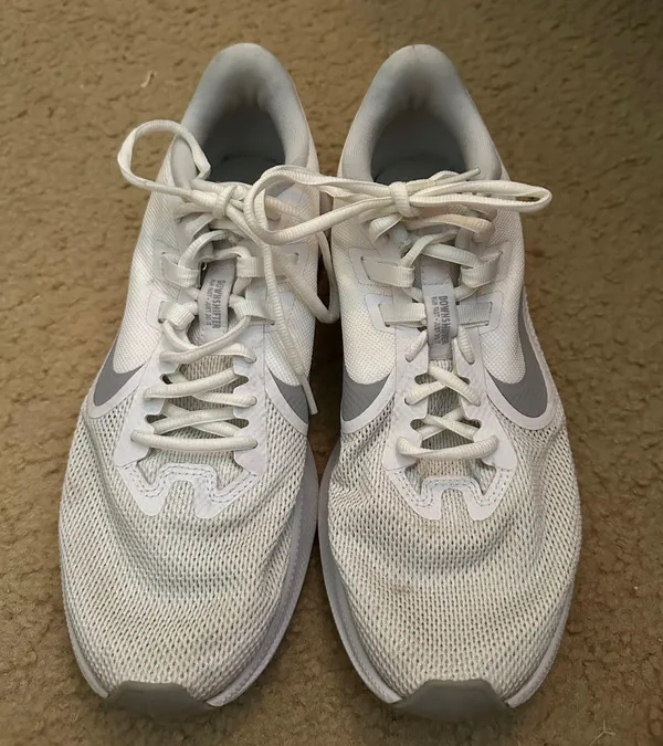 Nike Tennis Shoes - Image 2
