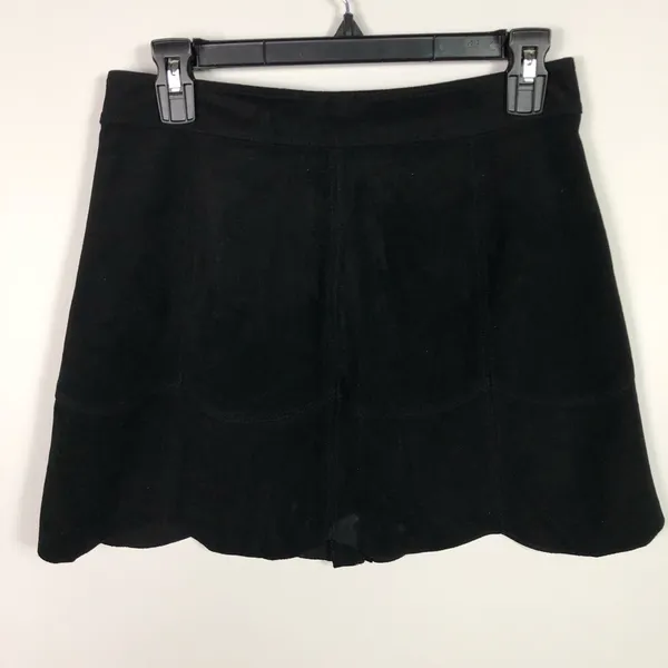 American Eagle Faux Suede Scalloped Mini‎ Skirt Black Button Front Size 2 - Image 4