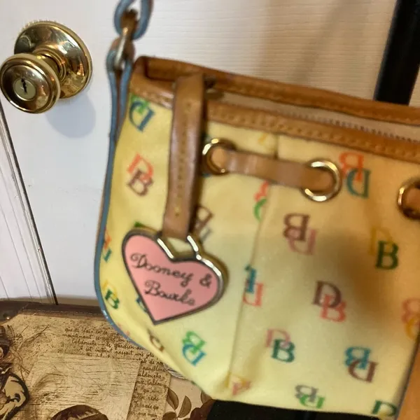 VNTG DOONEY & BOURKE H3 44475 tote Shoulderbag small purse - Image 4