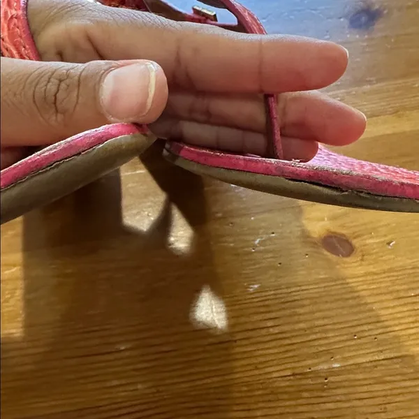 Tory Burch Pink and Brown Croc-Embossed sándals - Image 11