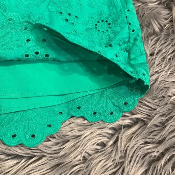 Draper James high rise embroidered eyelet shorts side zip lined 8 - Image 7