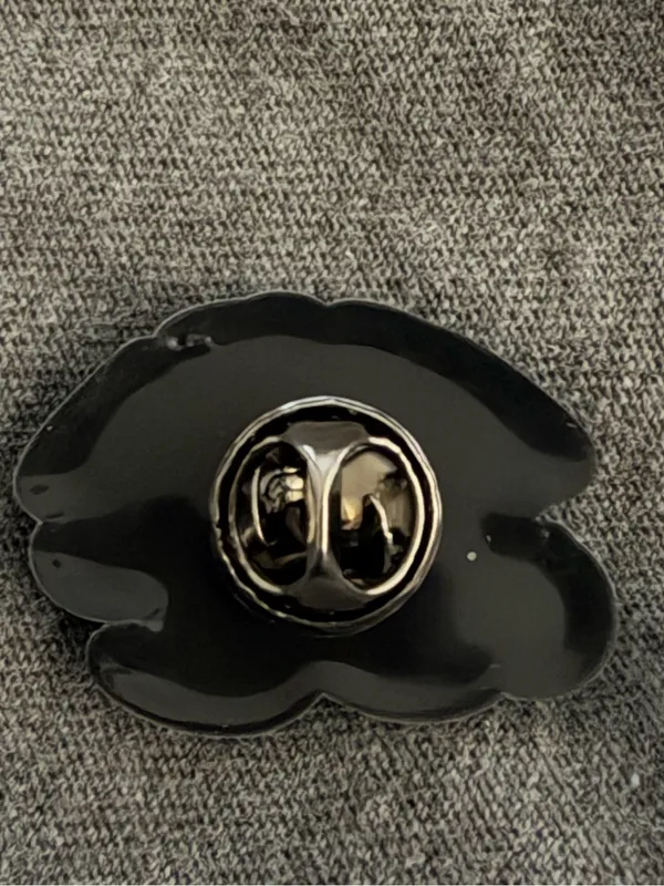 Turtle "Turtley Cool Dude" Rubber Pin - Image 2