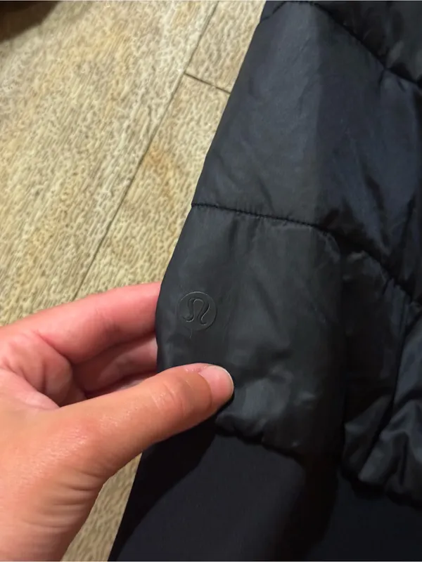 Lululemon Non-Stop Bomber Jacket Black Fully Reversible Size 6 - Image 3