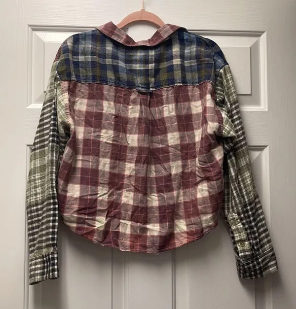 American Eagle cropped flannel - Image 2