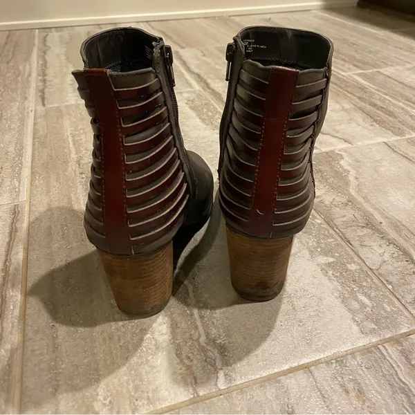 Gray Ankle Heeled Boots With Red/Brown Striped Detail 10 - Image 4
