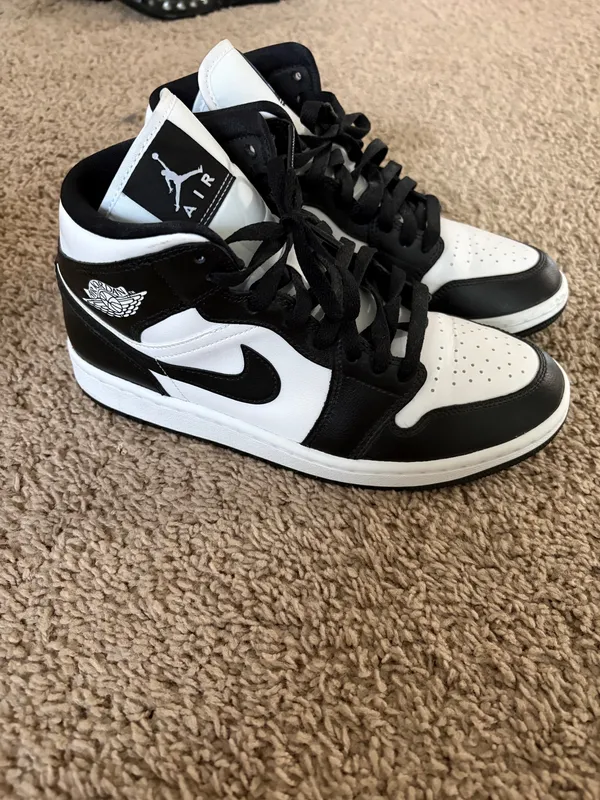 Women’s Air Jordan 1 Mid - Image 4