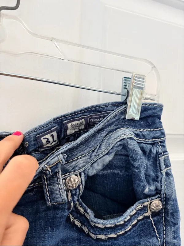 Miss Me Distressed Skinny Jeans in Blue Wash - Image 10