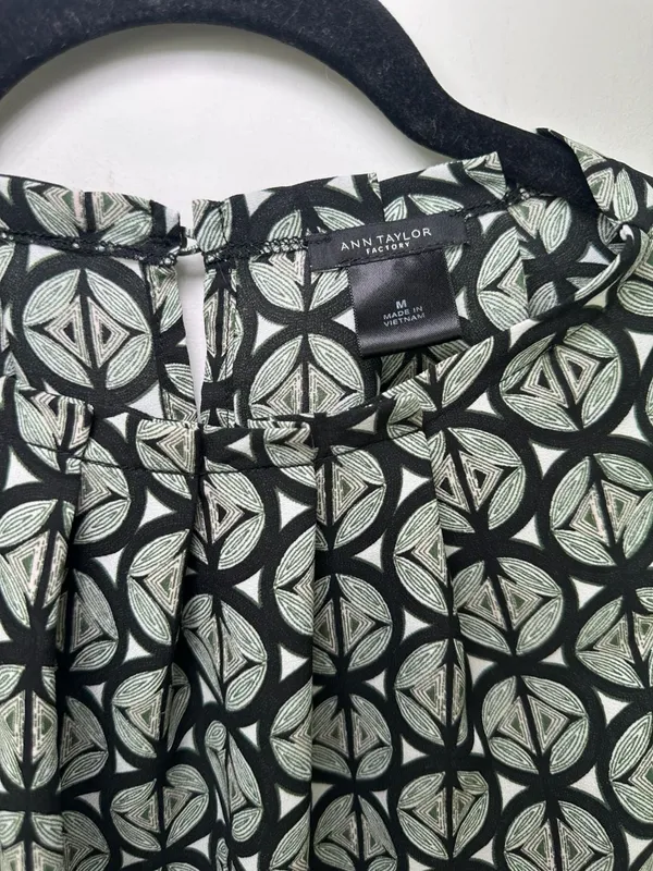 Ann Taylor Factory Green and Black Geometric Pattern Halter Tank Top Size M - Image 3
