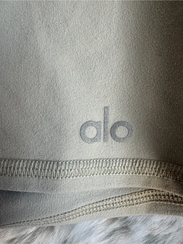 120. Alo small biker short. Light grey - Image 3