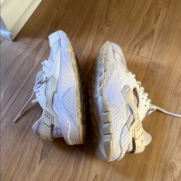 Nike Women’s Sneakers in Cream / White - Image 5