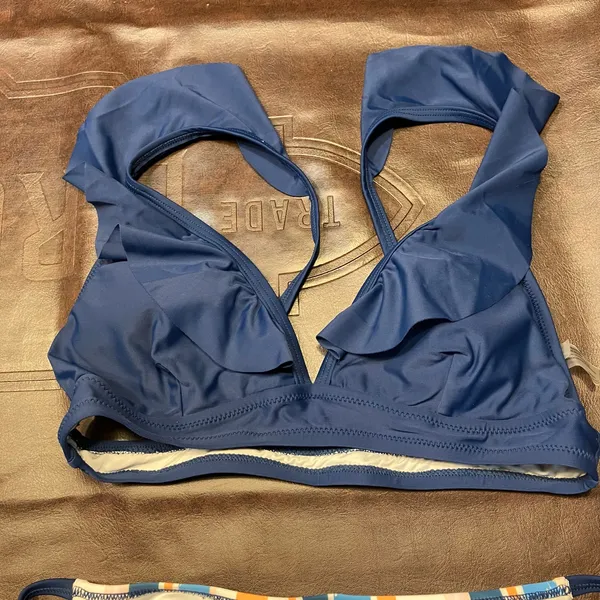 New Cupshe Bikini Womens Medium Navy Plunge Bikini Top Striped Bottom Flaw‎ - Image 8