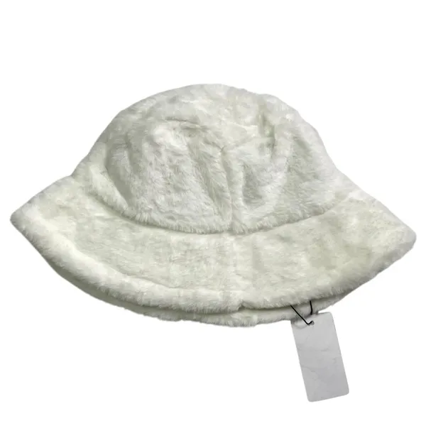 NWT Starinee White Faux Fur Bucket Hat - Image 4