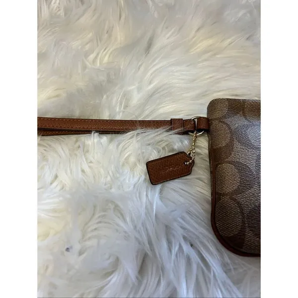 Coach Large Wristlet Clutch Top Zip Brown $125 signature C used - Image 3