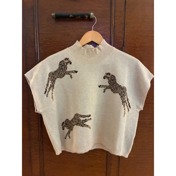 Entro NWT Animal Print Sweater Vest Medium Mock Neck Knit Top Boutique - Image 4