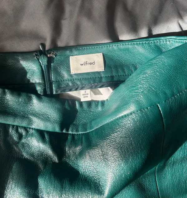 Aritzia Green Skirt Mini - Image 3