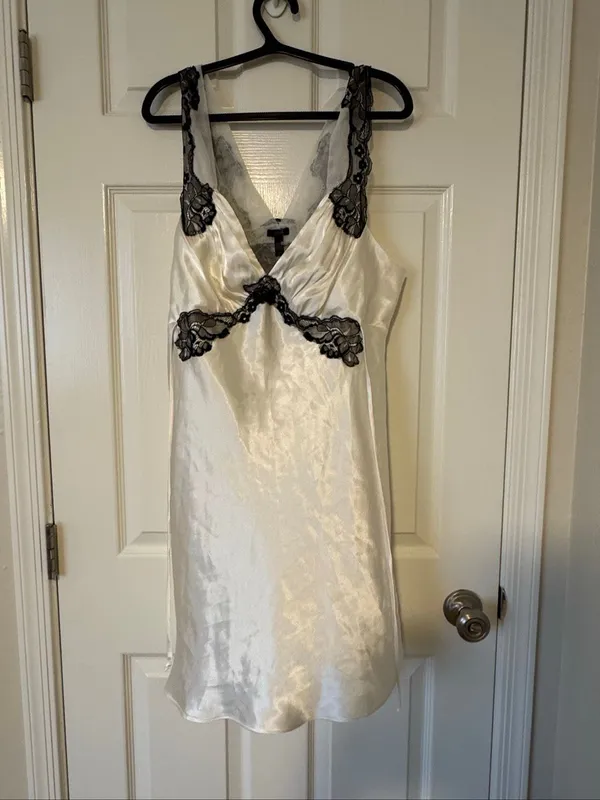 NWT Soma Magnolia Ivory Satin Black Lace Nightgown Chemise XL $69 - Image 2