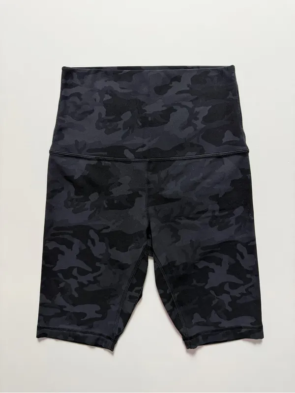 Lululemon Align Super High Rise Shorts 10”, Incognito Camo Multi Grey, Size 6 - Image 4