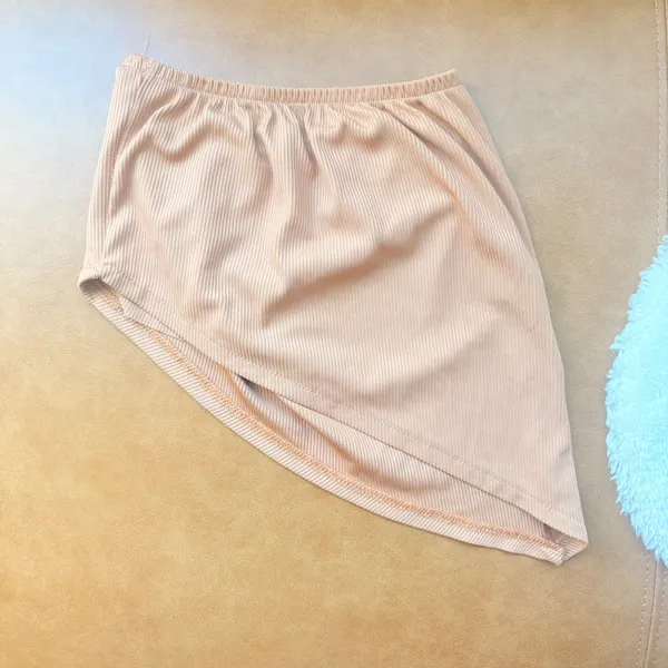 Tan Ribbed Asymmetrical Handkerchief Hem Tube Top Strapless Crop Top Small - Image 4