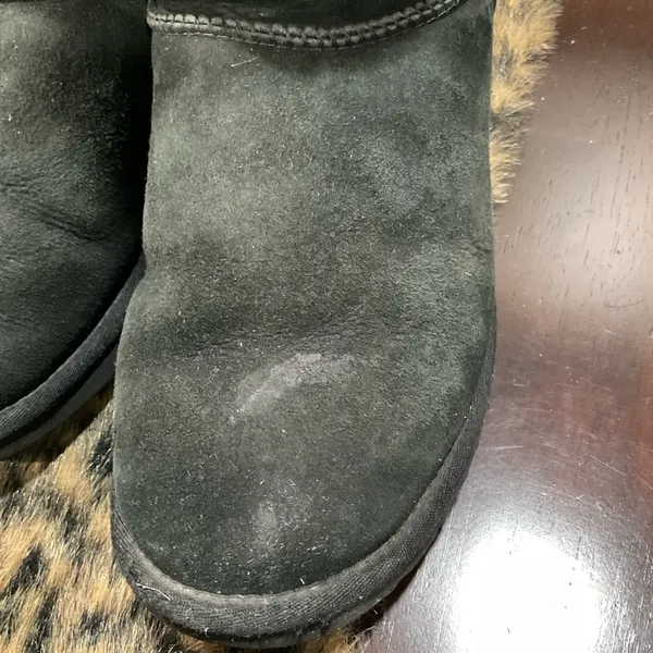 UGG CLASSIC SHORT‎ BOOTS - Image 4