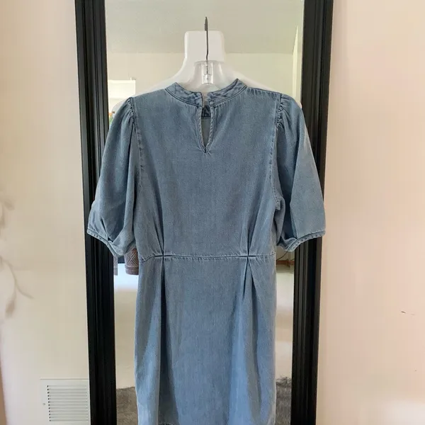 AWARE By VERO MODA Blue Short Sleeve Chambray Denim Dress - Image 4