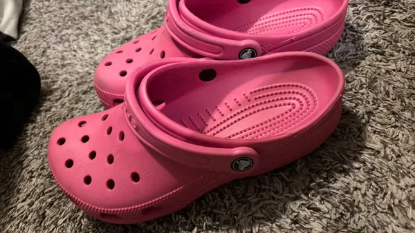 Pink Crocs Women’s 8 - Image 2