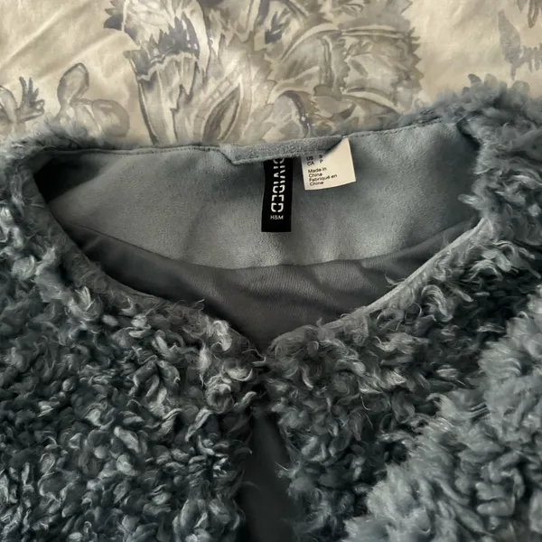 H&M Cropped Fur Coat - Image 3