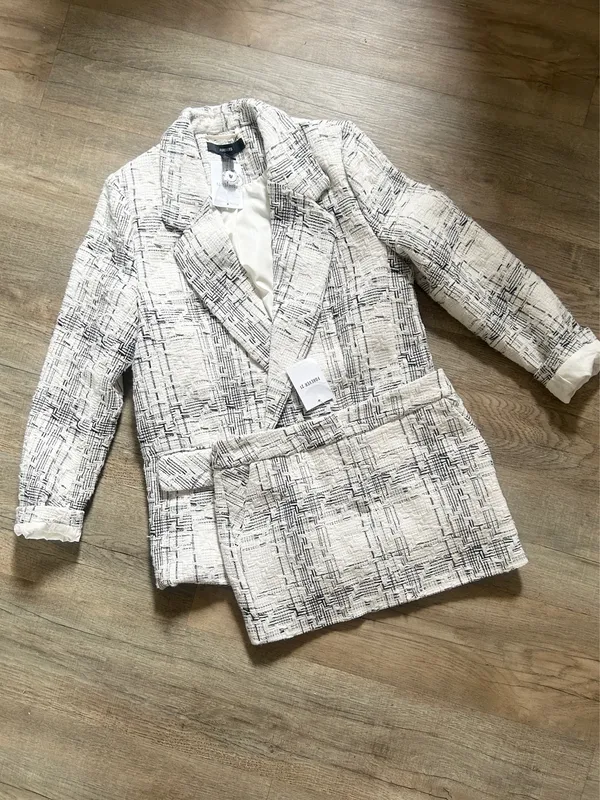 NEW Forever 21 set of tweed blazer and skirt size Small. - Image 4