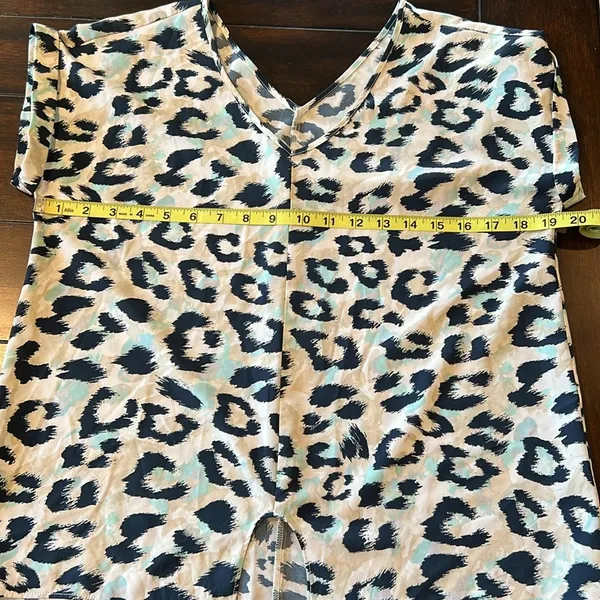 JUICY COUTURE Leopard Print Top Size Medium - Image 10