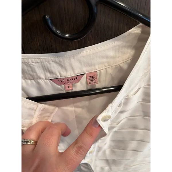 Ted Baker White Sleeveless Top button front women's 6 - Image 3
