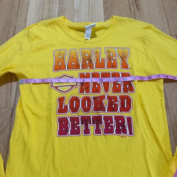 Harley Davidson Harley Never Looked Better Long Sleeve Yellow Graphic Tee Sz L - Image 5
