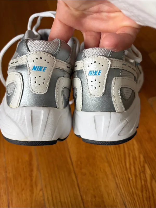 Nike Women's White and Gray Sneakers with Blue Swoosh - Image 8