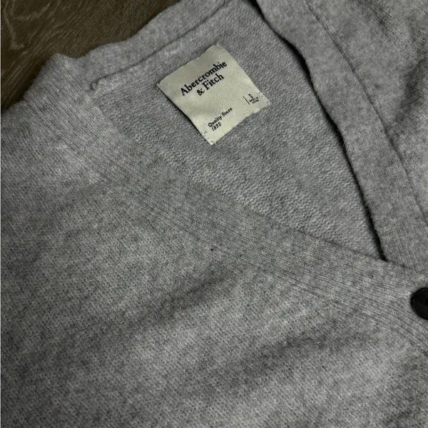 Abercrombie & Fitch Gray Women's Sweater - Image 2